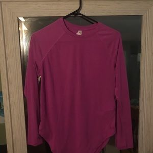 Pink size small under armor long-sleeve👚 🤩